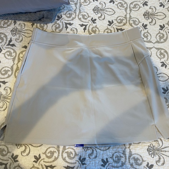 32 Degrees Pants - 32 Degrees Women's Skort in Light Tan